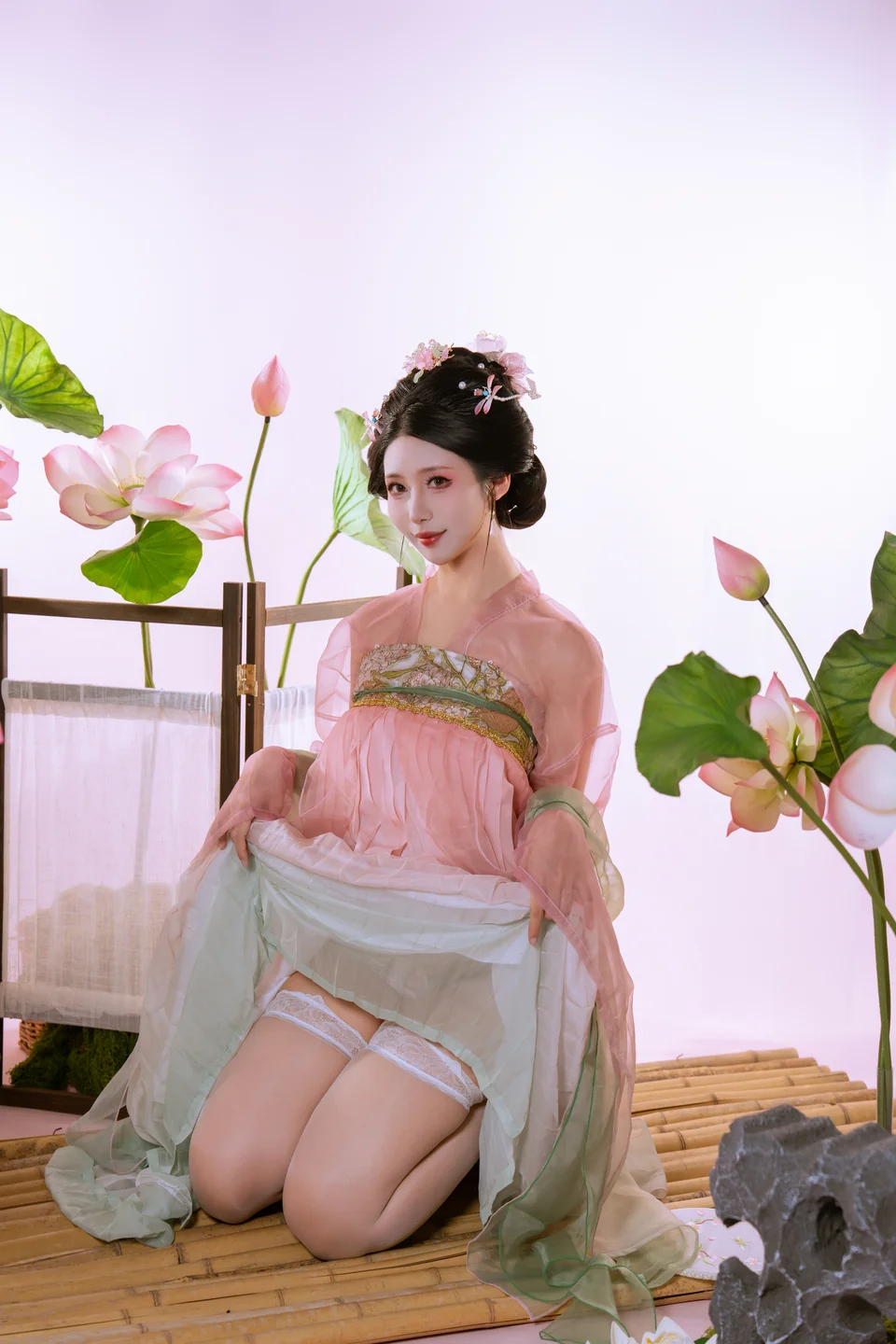 云溪溪&奶桃桃 - 采莲 [90P-2GB] tg@simisebaisi 【丝足阁】018.webp